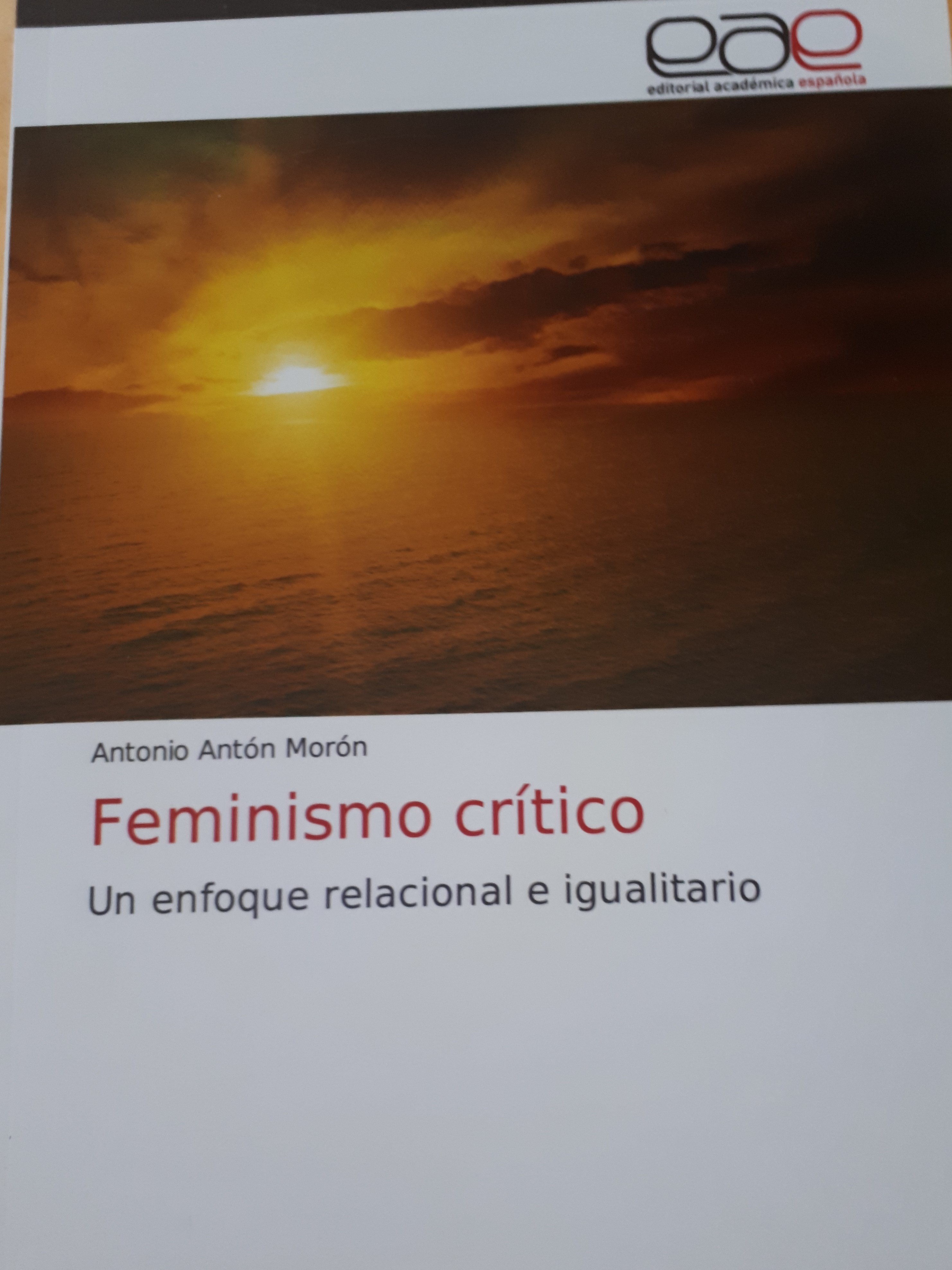 2020. "Feminismo crítico"